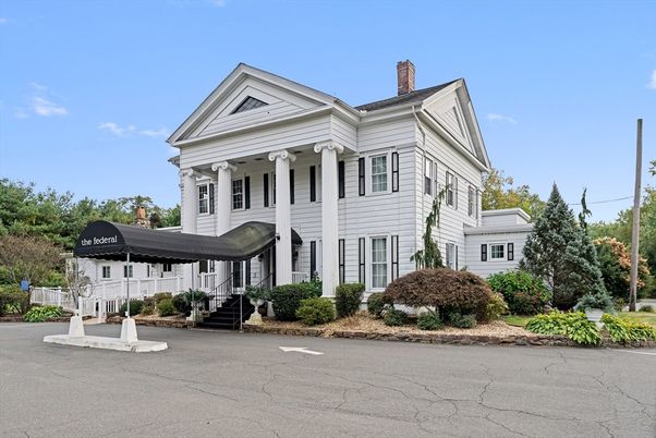 Exterior, Facade, Queen Anne Victorian
