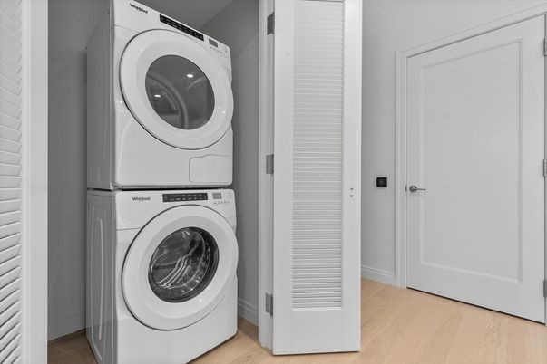 Interior, Utility Closets, Washer, Wood Texture Flooring