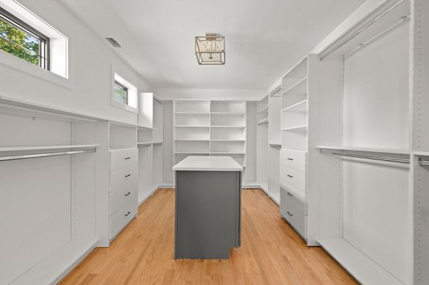 Interior, Walk-in Closets, Wood Texture Flooring