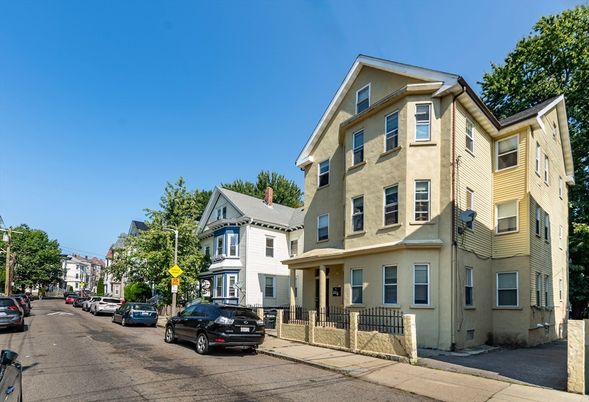 Exterior, Facade, Queen Anne Victorian