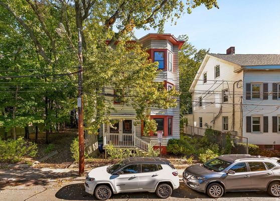 Exterior, Facade, Rowhouse