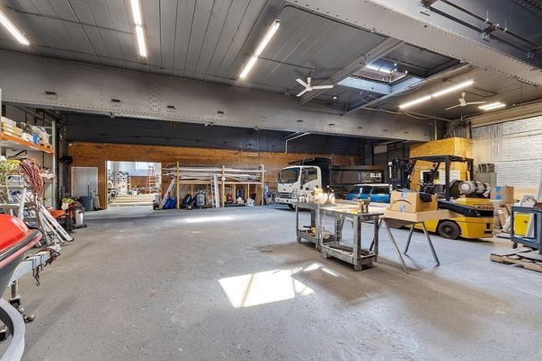 Garage, Interior