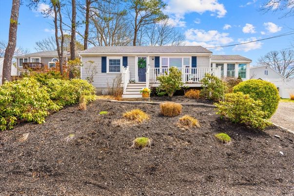 Exterior, Facade, Cape Cod