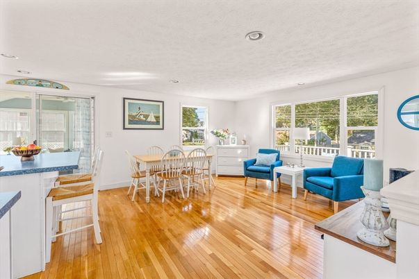 Dining room, Interior, Living room, Recessed Lighting, Wood Texture Flooring
