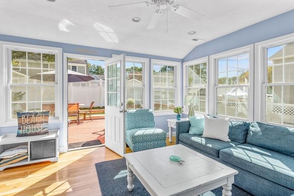 Dining room, Interior, Living room, Sun Room, Wood Texture Flooring
