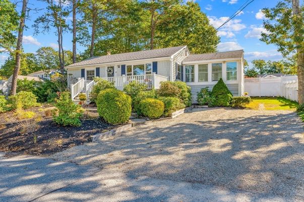 Exterior, Facade, Cape Cod