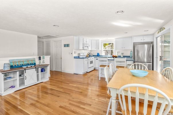 Dining room, Interior, Kitchen, Recessed Lighting, Stainless Steel Appliances, Wood Texture Flooring