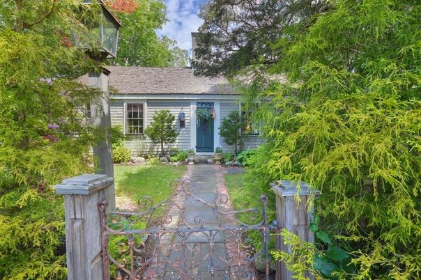 Backyard, Exterior, Facade, Cape Cod