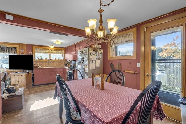 Chandelier, Dining room, Interior, Kitchen, Wood Texture Flooring