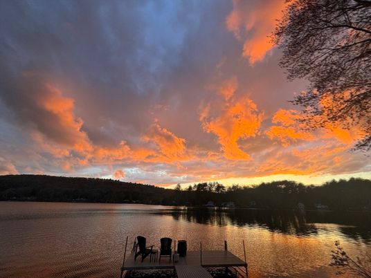 Exterior, Lake