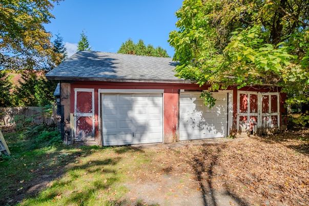 Detached Garage, Exterior