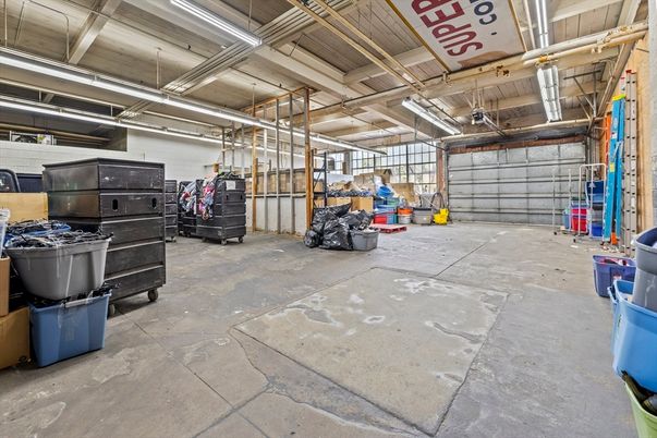 Garage, Interior