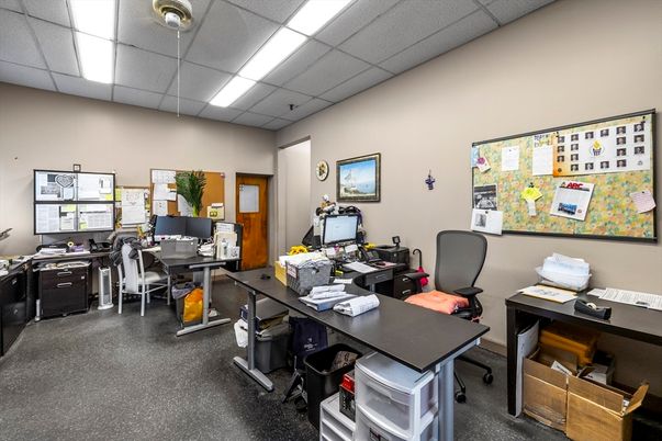 Home Office, Interior