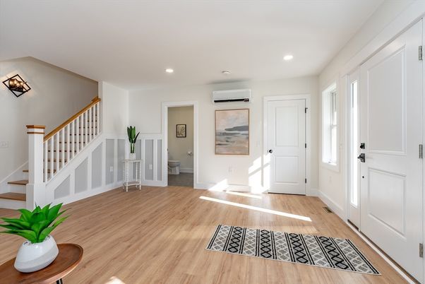 Interior, Recessed Lighting, Wood Texture Flooring