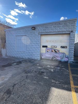Detached Garage, Exterior