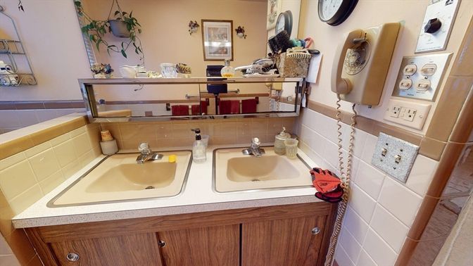 Bathroom, Dual Sink Vanities, Interior