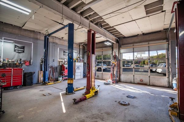 Garage, Interior