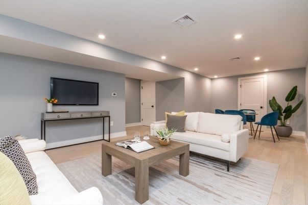 Interior, Living room, Recessed Lighting, Wood Texture Flooring