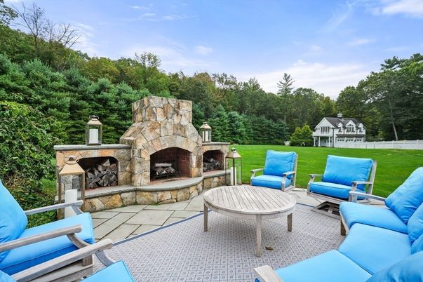 Exterior, Fireplace