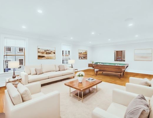 Billiard Table, Game Room, Interior, Living room, Recessed Lighting, Wood Texture Flooring