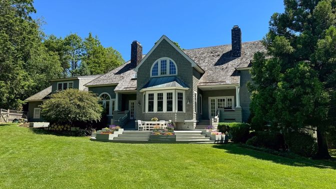 Exterior, Facade, French Provincial