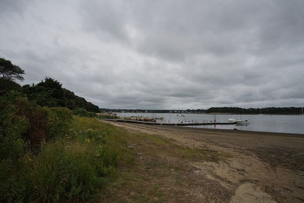 Exterior, Lake