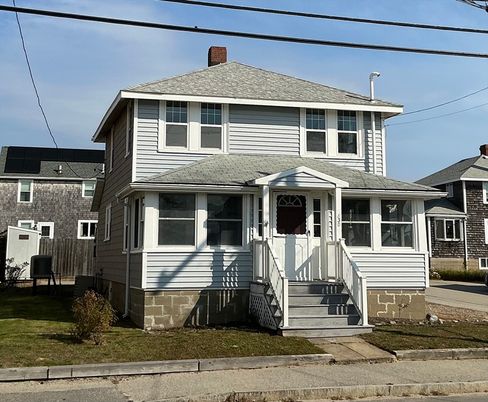 Exterior, Facade, American Foursquare