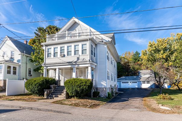 Exterior, Facade, Queen Anne Victorian