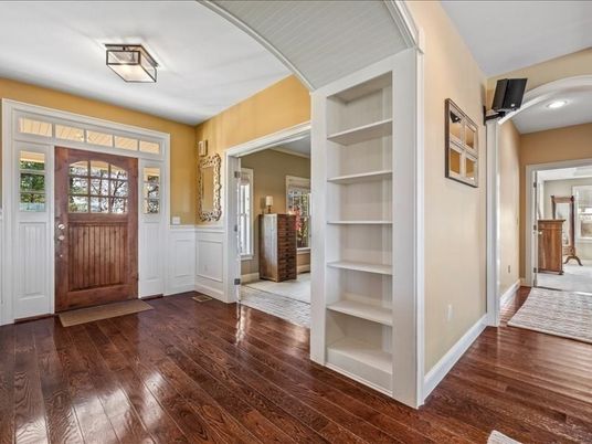 Interior, Recessed Lighting, Wood Texture Flooring