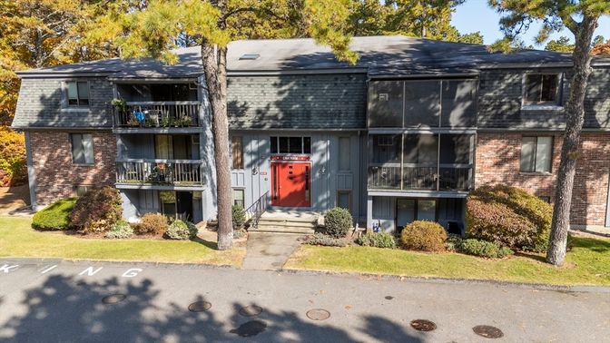 Exterior, Facade, Brick Facade, Modern