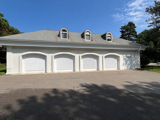 Attached, Exterior, Facade, Ranch