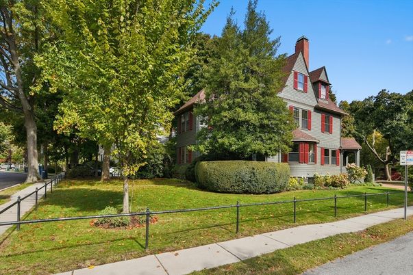 Backyard, Exterior, Facade, Queen Anne Victorian