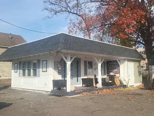 Exterior, Facade, Cape Cod