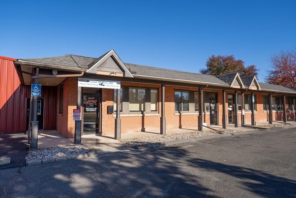 Exterior, Facade, Brick Facade, Ranch