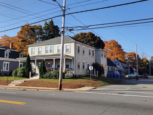 Exterior, Facade, Queen Anne Victorian
