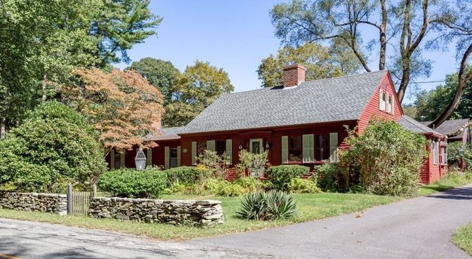 Exterior, Facade, Cape Cod