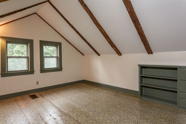 Empty room, Interior, Wooden Beams