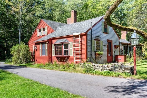 Exterior, Facade, Cape Cod