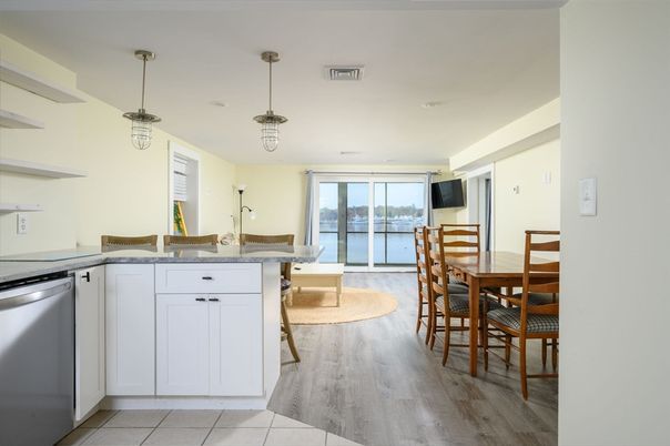 Dining room, Interior, Kitchen, Pendant Lights, Recessed Lighting, Wood Texture Flooring