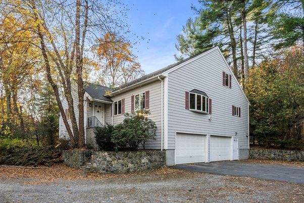 Attached, Exterior, Facade, Raised Ranch