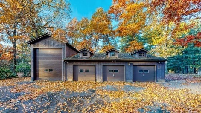 Detached Garage, Exterior