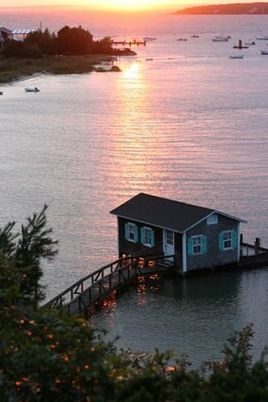 Exterior, Lake