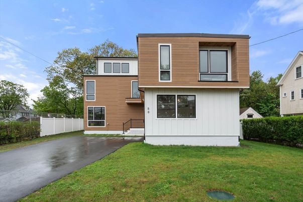 Backyard, Exterior, Facade, Modern