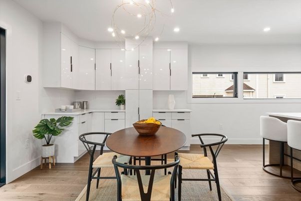 Dining room, Interior, Kitchen, Pendant Lights, Recessed Lighting, Wood Texture Flooring