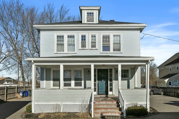 Exterior, Facade, American Foursquare