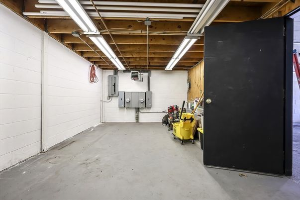 Garage, Interior