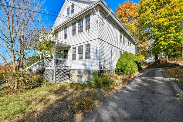 Exterior, Facade, Queen Anne Victorian
