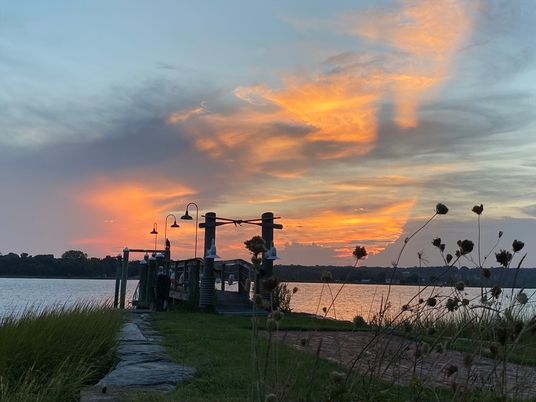 Exterior, Lake