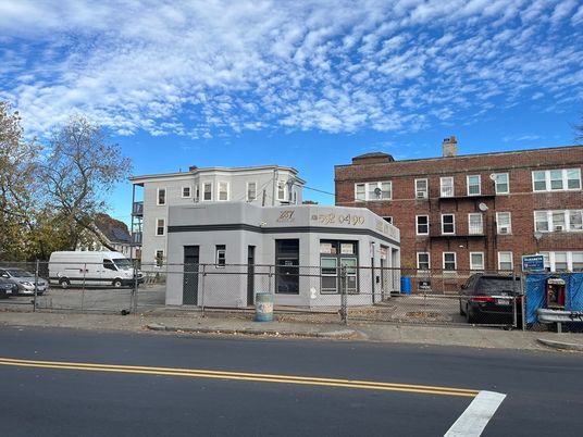 Exterior, Facade, Condo Building