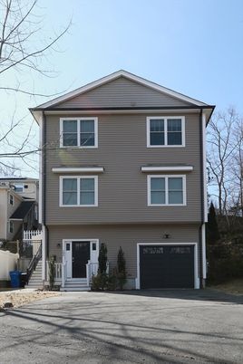 Attached, Exterior, Facade, Split Level